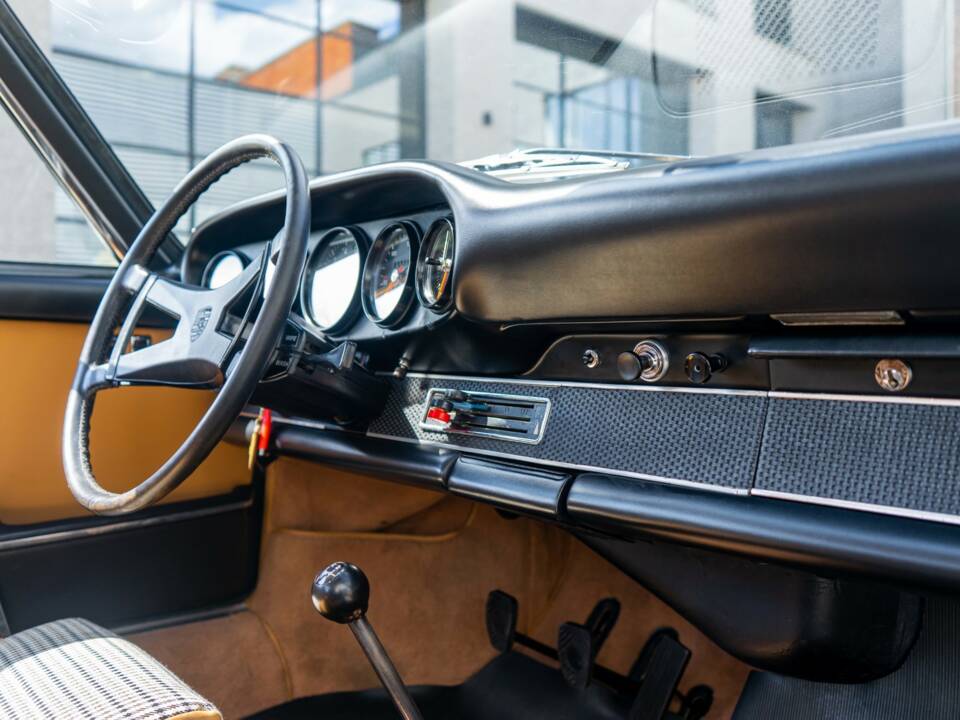 Image 23/34 de Porsche 911 2.0 E (1969)