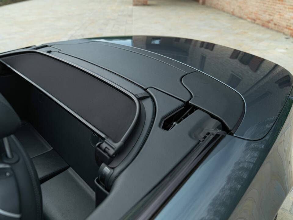 Image 33/50 of Mercedes-Benz SL 500 (2001)