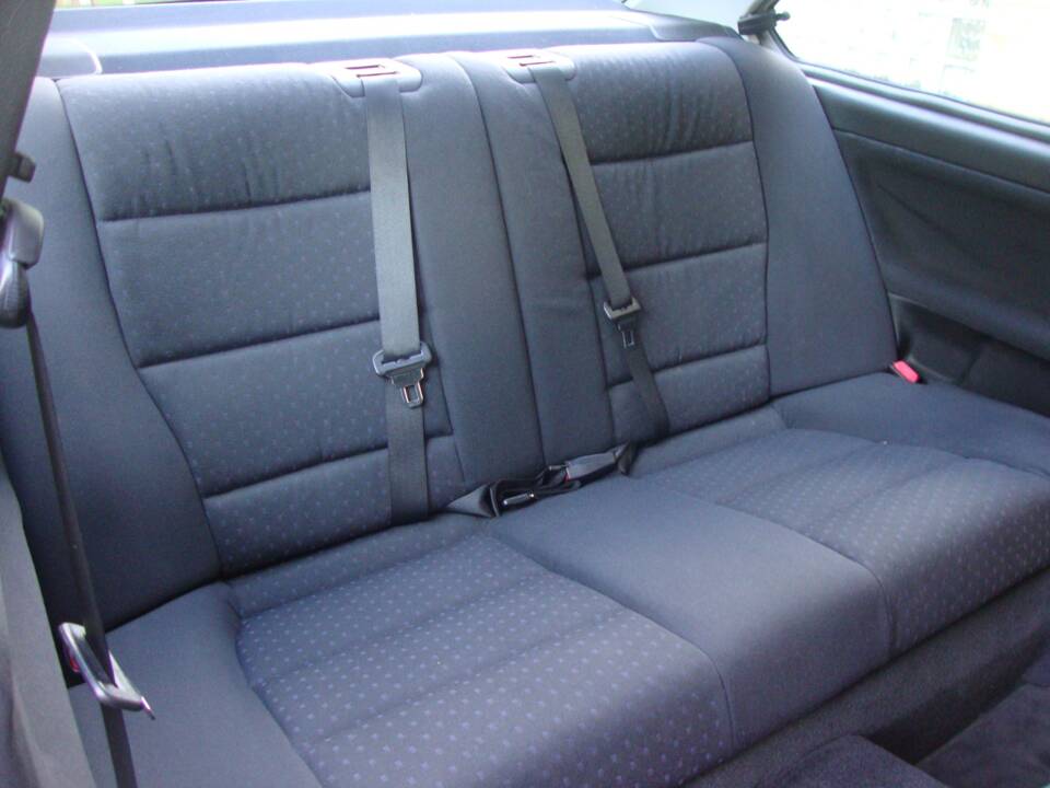 Afbeelding 23/39 van BMW 316i (1993)