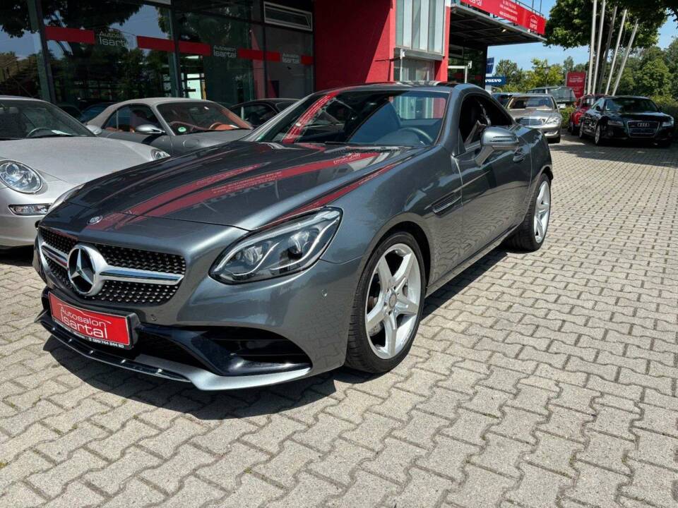Image 1/20 de Mercedes-Benz SLC 300 (2016)