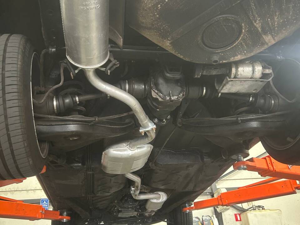 Bild 11/11 von Mercedes-Benz 230 E (1982)