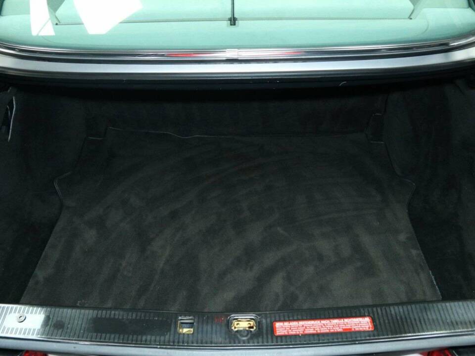 Afbeelding 34/50 van Mercedes-Benz 560 SEC (1991)