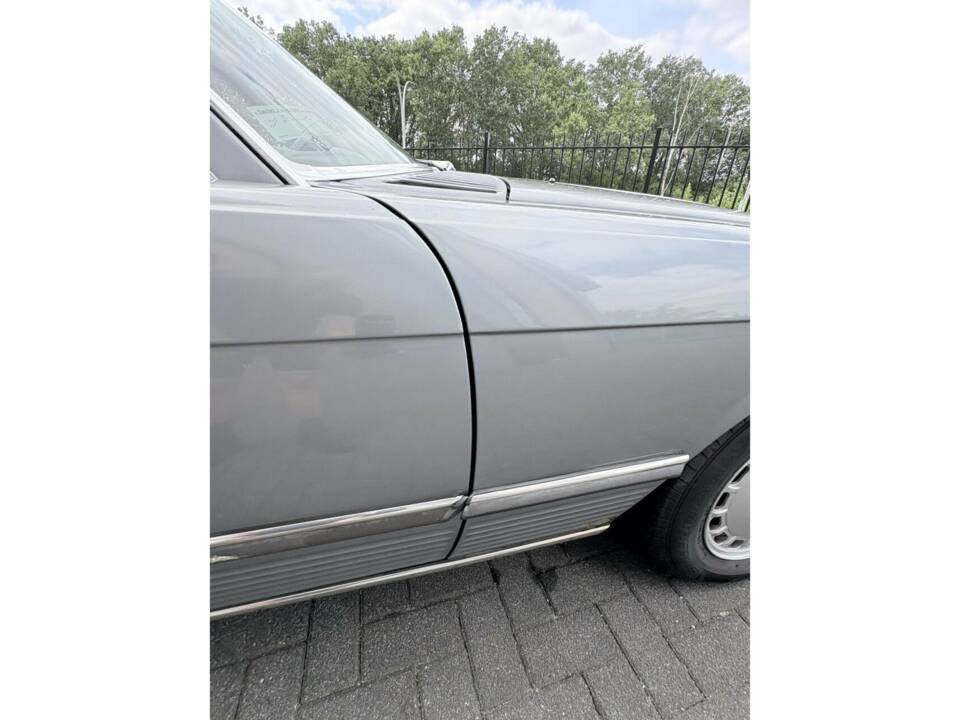 Image 14/50 de Mercedes-Benz 560 SL (1988)