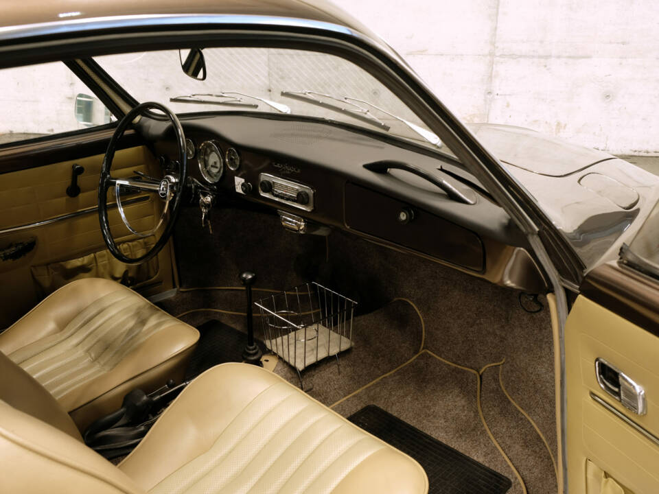 Immagine 17/23 di Volkswagen Karmann Ghia 1500 (1969)