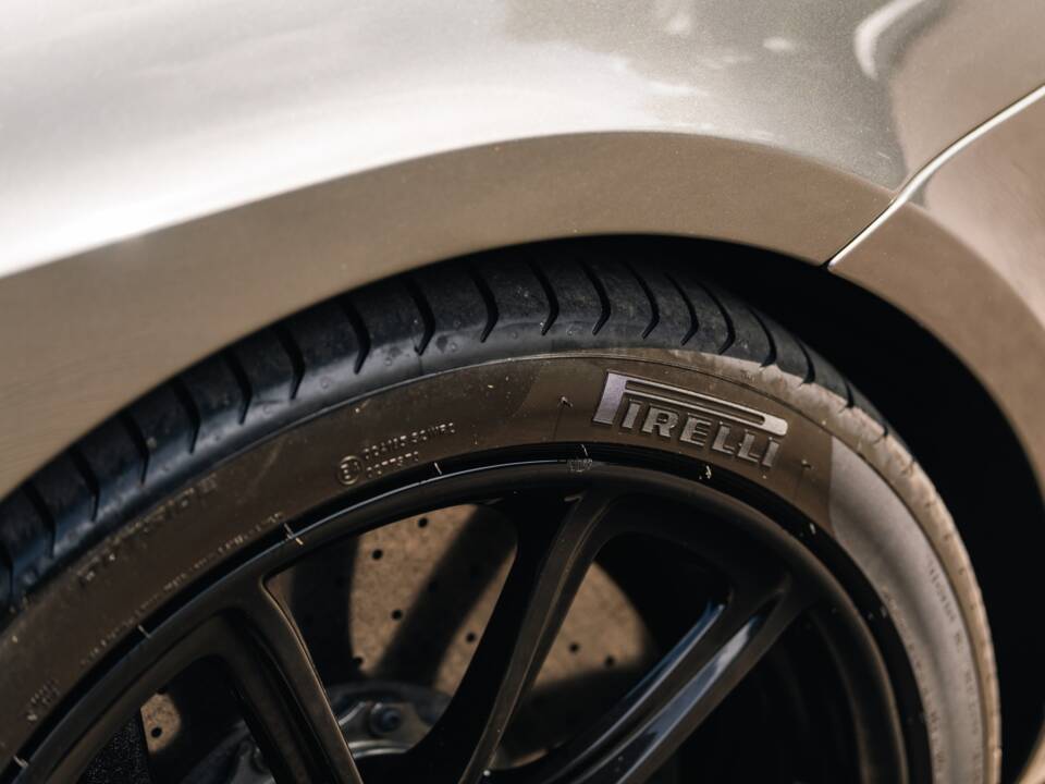 Immagine 38/50 di Bentley Continental GTC (2010)