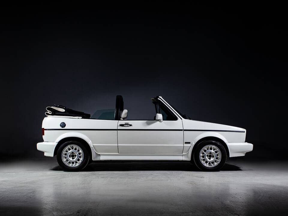 Image 1/37 of Volkswagen Golf Mk I Convertible 1.8 (1990)