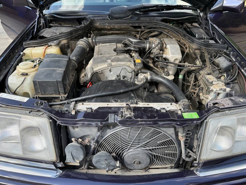 Image 18/30 of Mercedes-Benz E 200 "Final Edition" (1997)