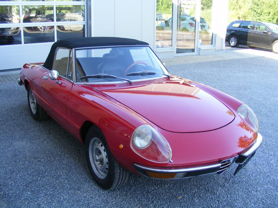 Immagine 14/77 di Alfa Romeo Spider Veloce 2000 (1981)