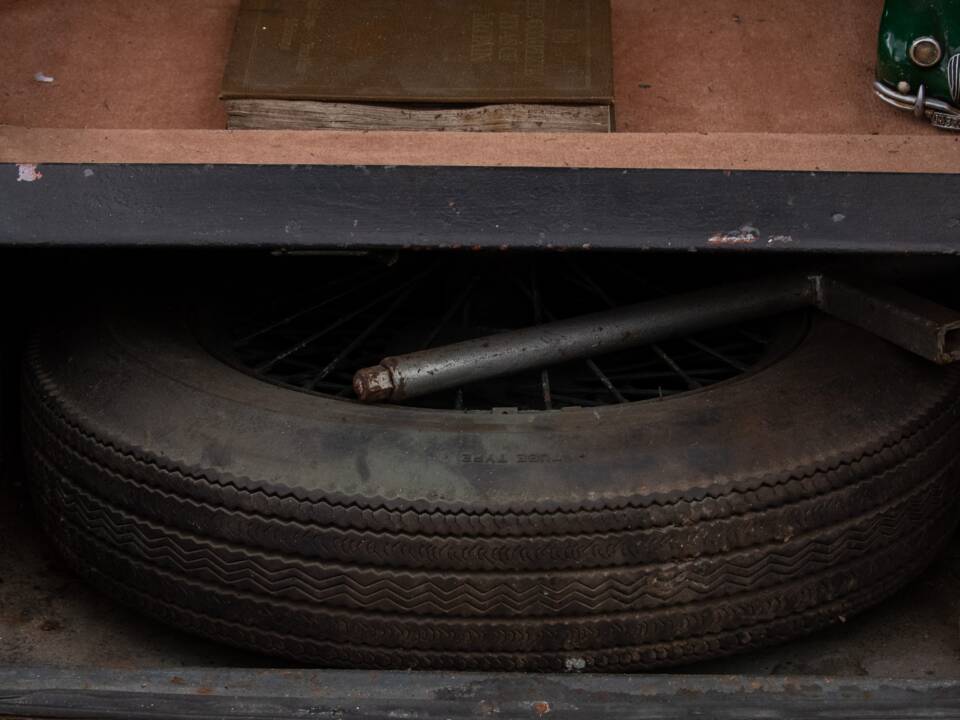 Image 26/46 of Jaguar XK 120 DHC (1954)