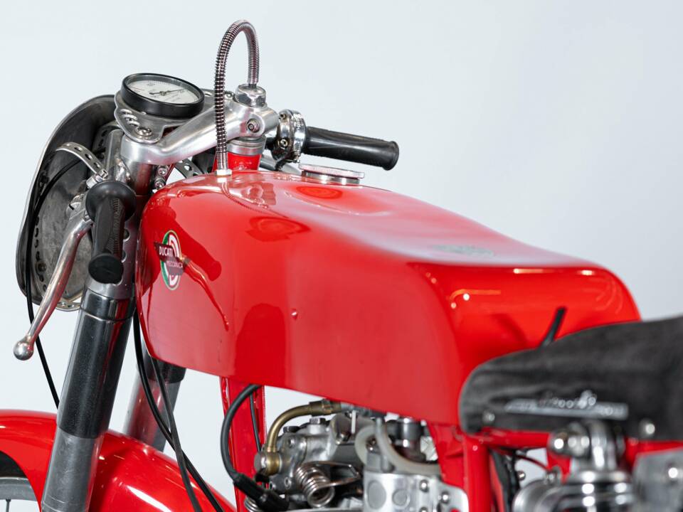 Immagine 11/30 di Ducati DUMMY (1957)