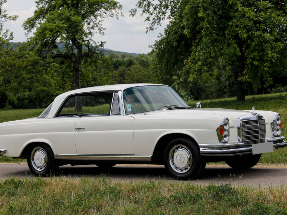 Image 48/50 of Mercedes-Benz 280 SE 3,5 (1970)