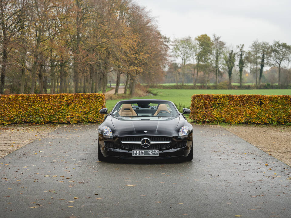 Image 13/100 of Mercedes-Benz SLS AMG Roadster (2011)