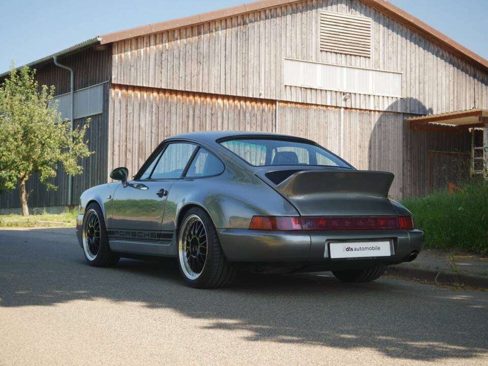 Immagine 8/31 di Porsche 911 Carrera 4 (1989)