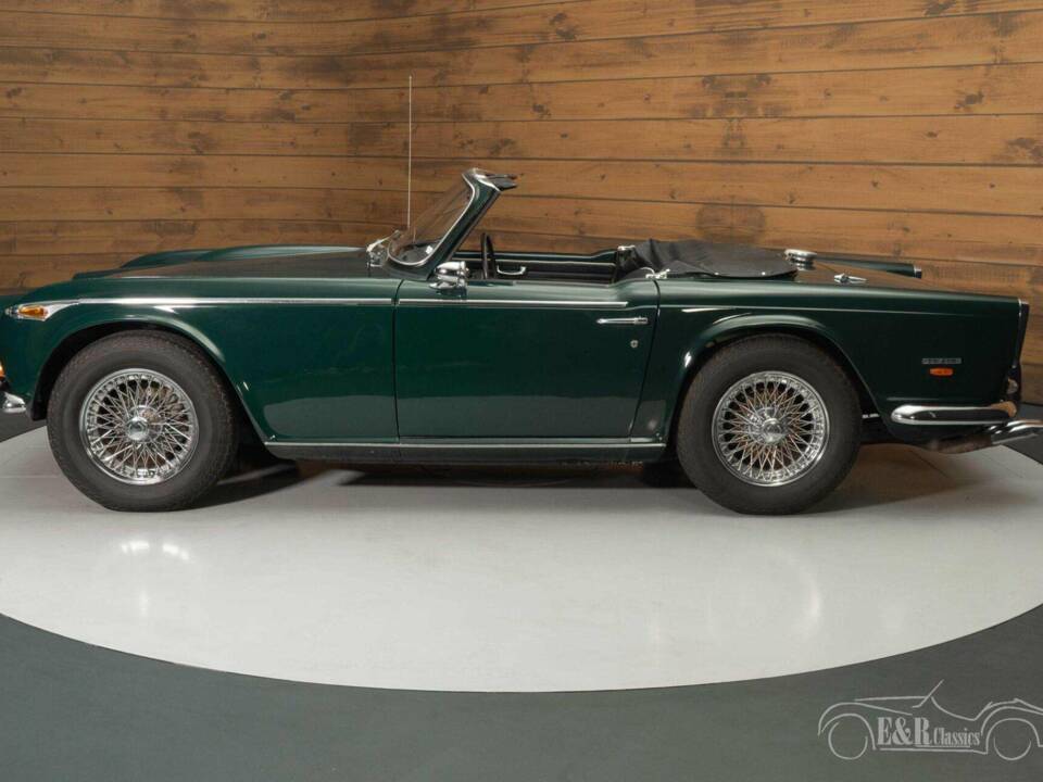 Afbeelding 5/19 van Triumph TR 250 (1968)