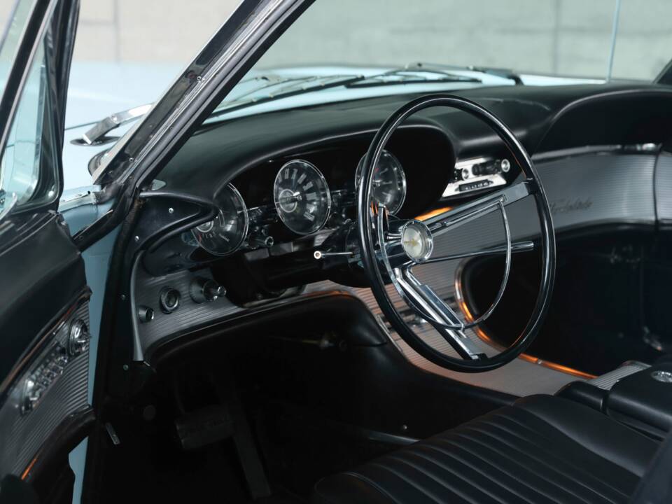 Immagine 23/50 di Ford Thunderbird (1962)