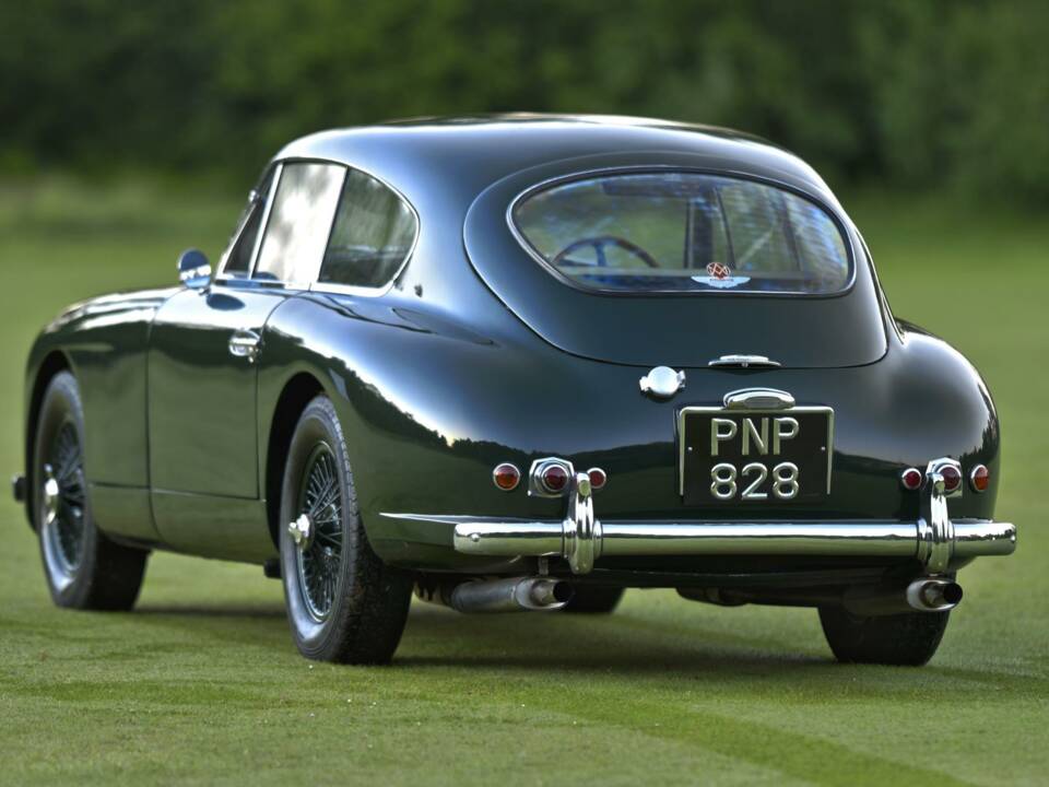 Image 14/50 of Aston Martin DB 2&#x2F;4 Mk II (1955)