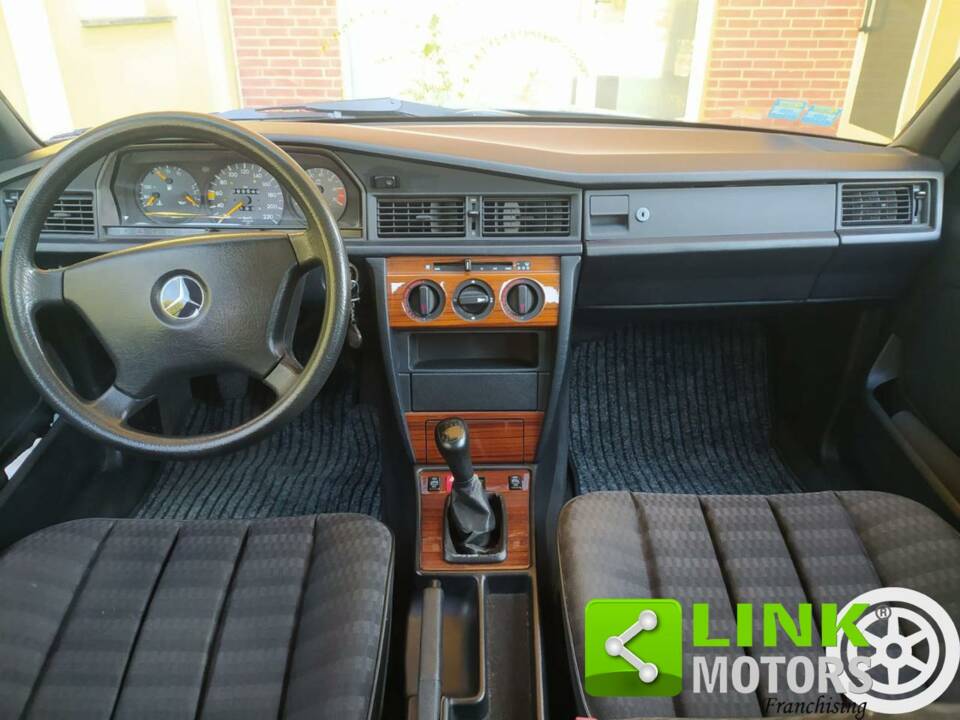 Image 6/10 of Mercedes-Benz 190 E 1.8 (1993)