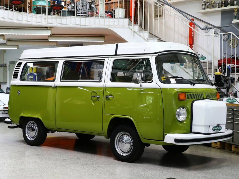 Image 4/25 de Volkswagen T2b Camper (1979)