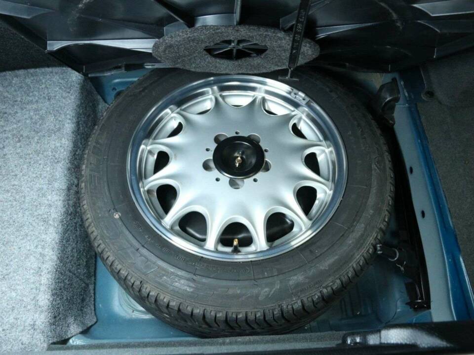 Image 35/50 de Mercedes-Benz SL 500 (1997)