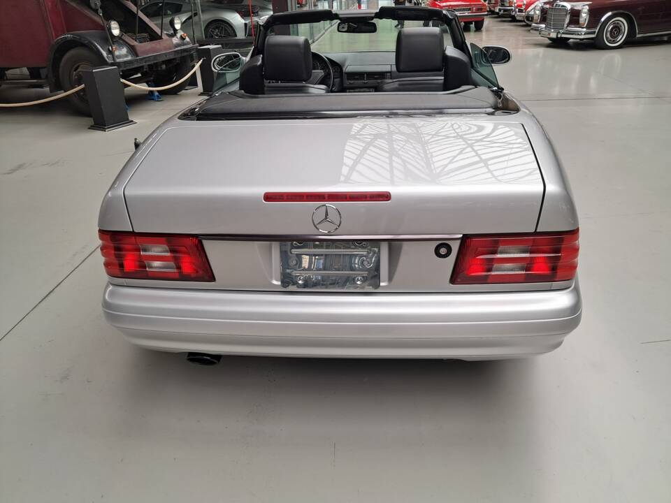 Image 7/50 of Mercedes-Benz SL 320 (1998)