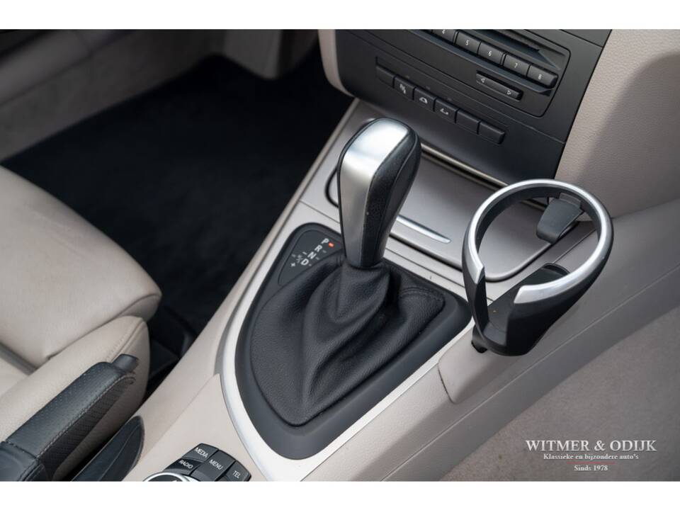 Image 20/33 de BMW 118i (2010)