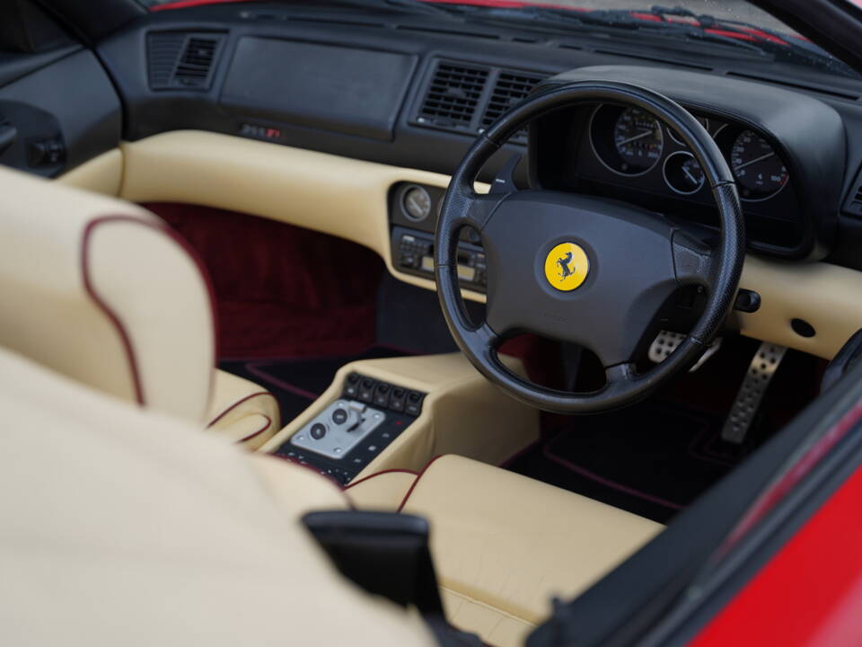 Image 12/50 of Ferrari F 355 Spider (1999)