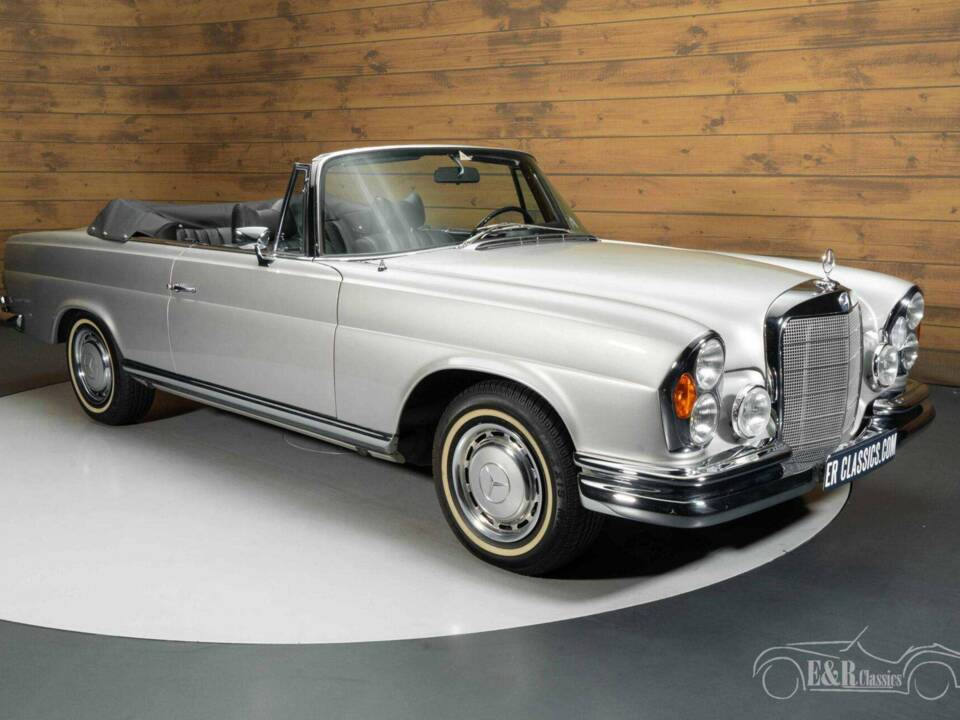 Afbeelding 3/19 van Mercedes-Benz 280 SE (1969)