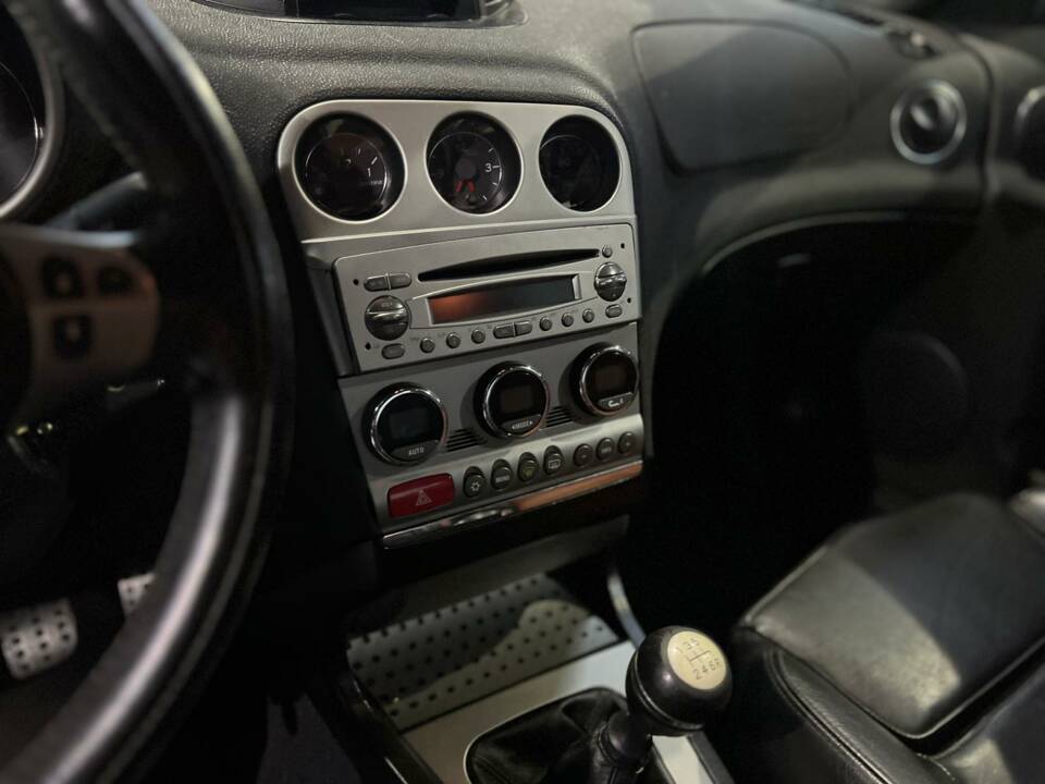 Imagen 28/62 de Alfa Romeo 156 3.2 V6 GTA (2005)