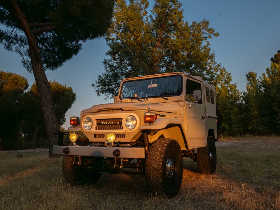Imagen 2/25 de Toyota Land Cruiser FJ 40 (1973)