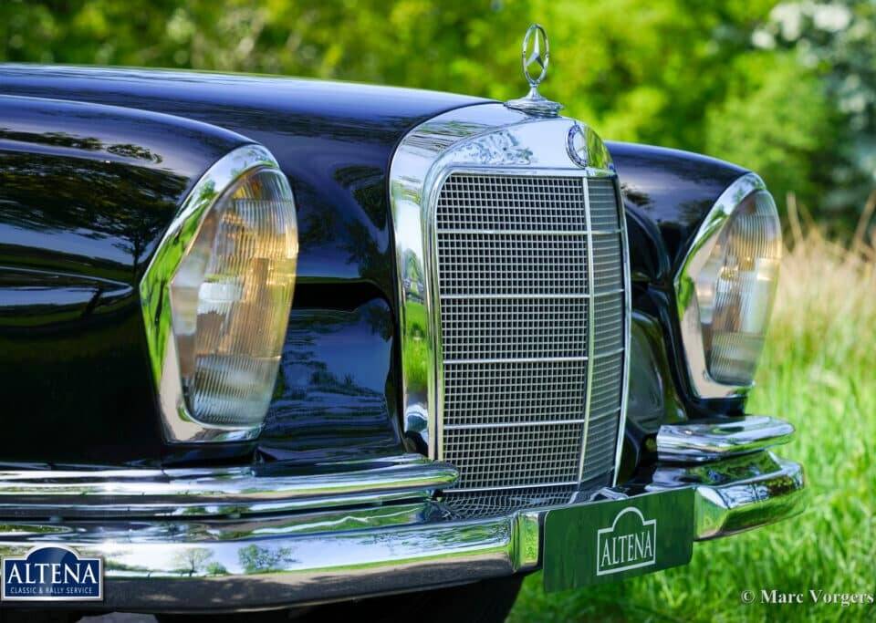 Image 12/52 de Mercedes-Benz 220 SE b (1963)