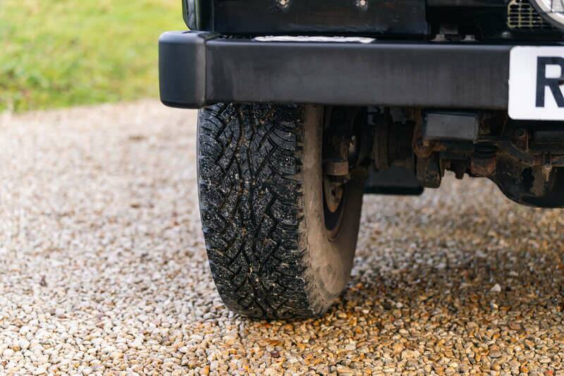 Immagine 29/50 di Land Rover Defender 90 Td5 (2002)