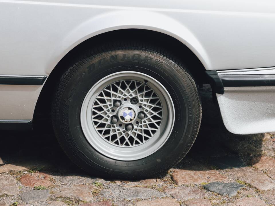 Bild 34/106 von BMW 633 CSi (1976)