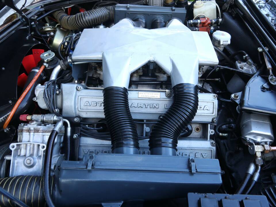 Image 4/50 of Aston Martin DBS V8 (1972)