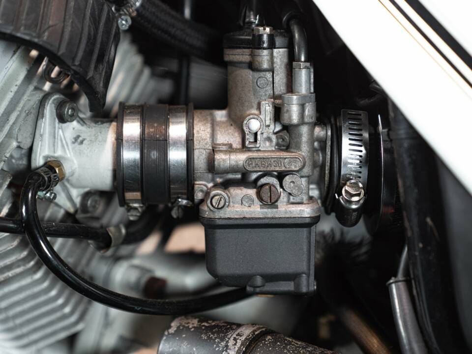 Image 16/33 of Moto Guzzi DUMMY (1990)