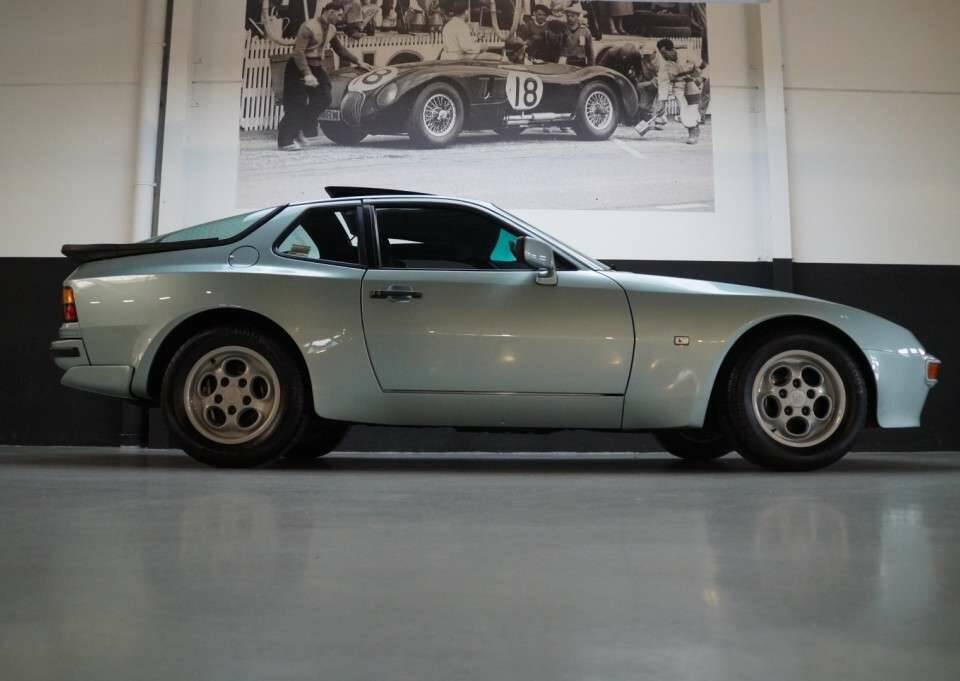 Image 23/50 de Porsche 944 Turbo (1986)