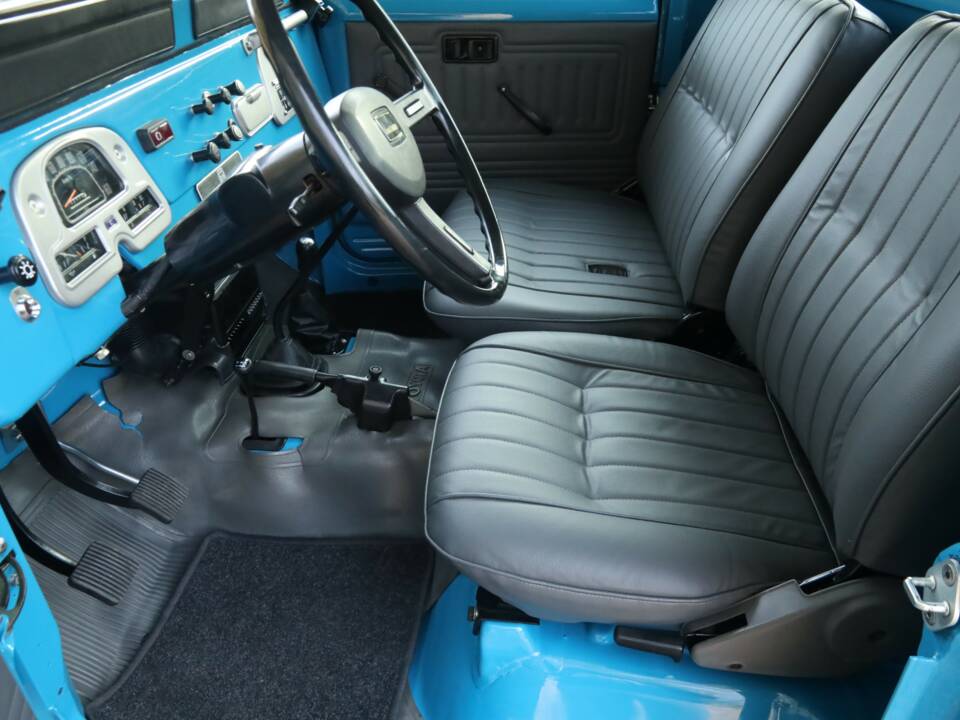 Bild 49/50 von Toyota Land Cruiser BJ 45 (1982)