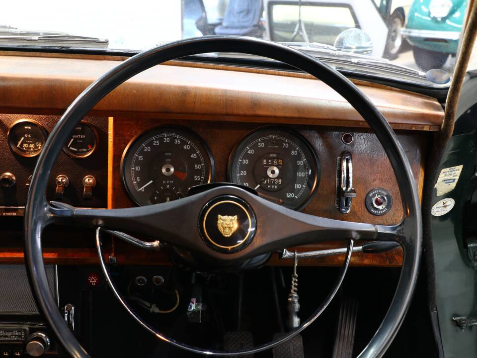 Immagine 23/36 di Jaguar 240 (1968)