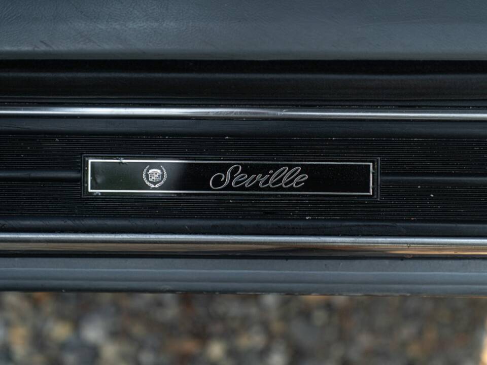 Immagine 37/50 di Cadillac Seville (1988)