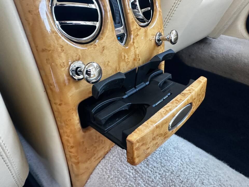 Image 16/22 of Bentley Arnage Red Label (2001)