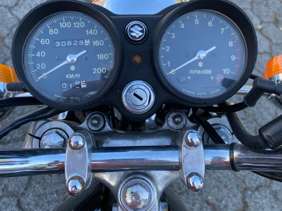Image 6/11 of Suzuki GT 250 A II (1977)