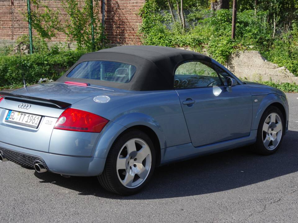 Image 4/20 de Audi TT 3.2 quattro (2004)