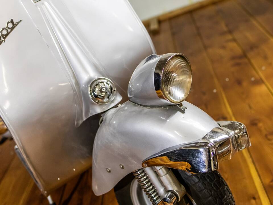 Image 11/13 de Piaggio Vespa 125 (1954)