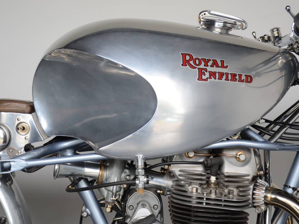 Image 2/42 of Royal Enfield 700 Silver Shotgun (1955)