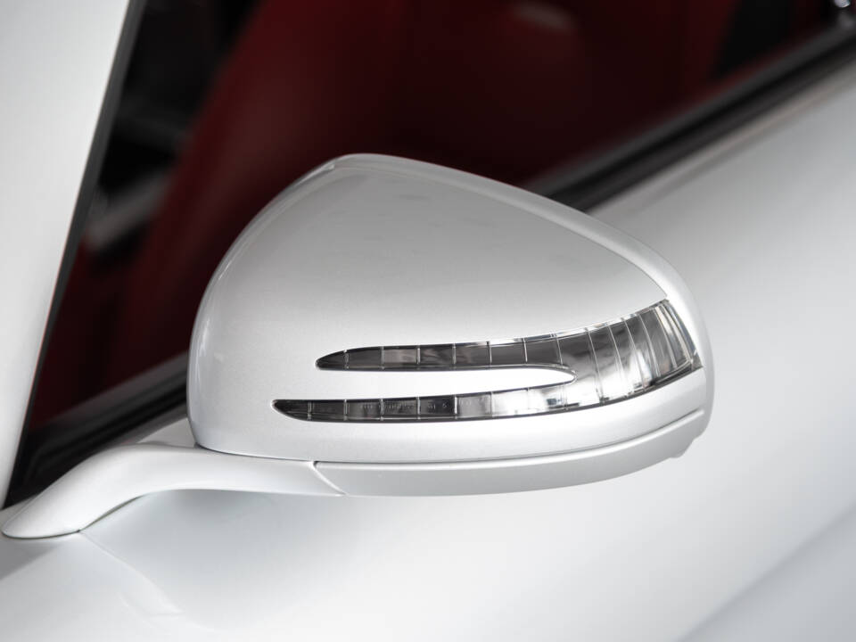 Image 22/48 of Mercedes-Benz SLS AMG Roadster (2012)