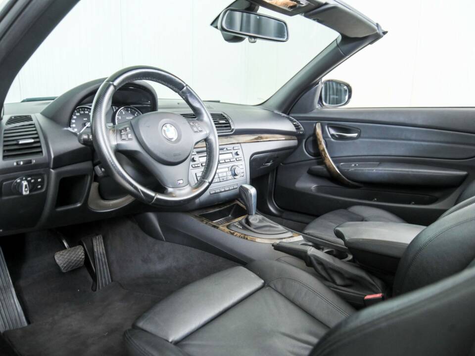 Immagine 7/50 di BMW 125i (2011)