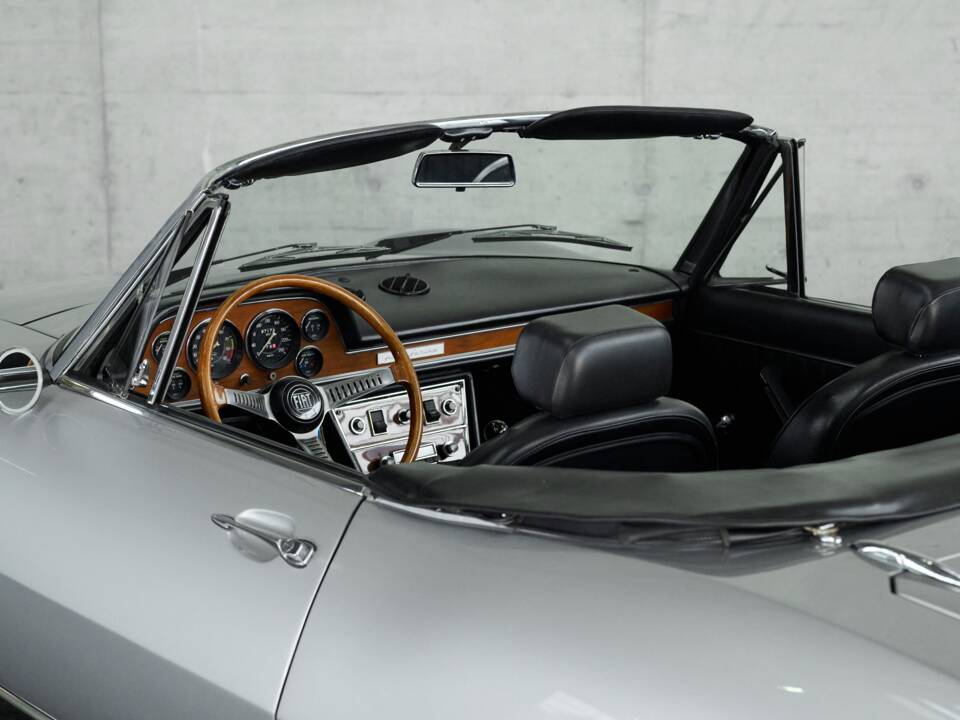 Imagen 19/50 de FIAT Dino 2400 Spider (1971)