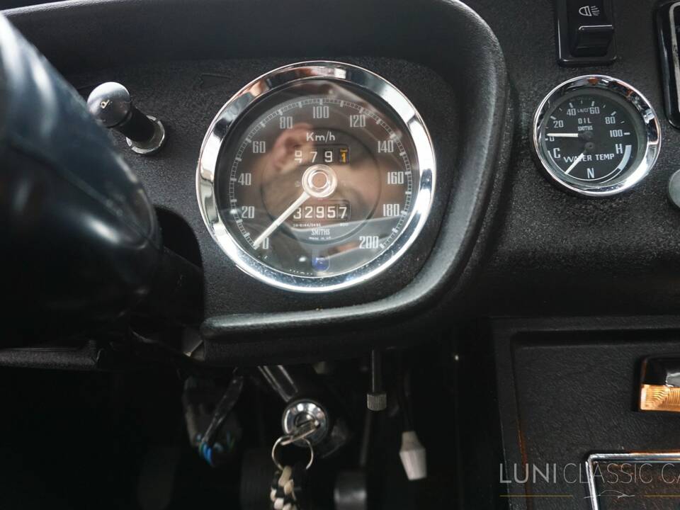 Image 37/54 de MG MGB GT (1974)