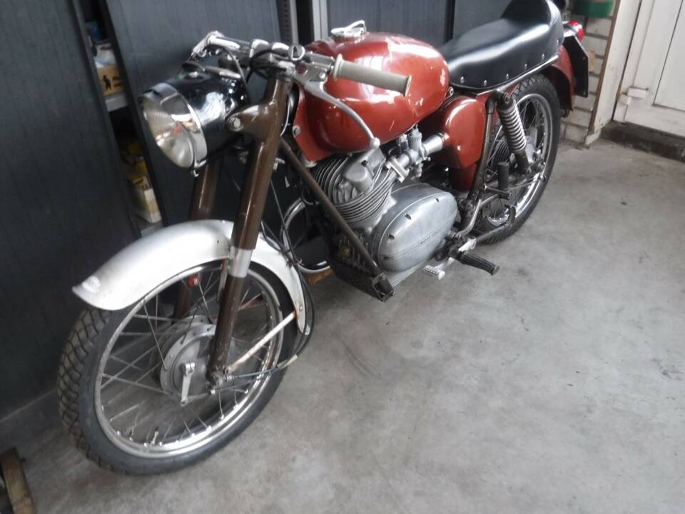 Bild 9/19 von Moto Guzzi DUMMY (1968)