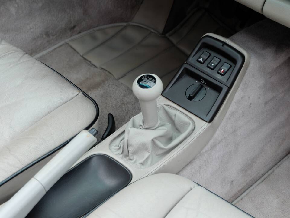 Afbeelding 26/59 van Porsche 911 Carrera 2 (1991)