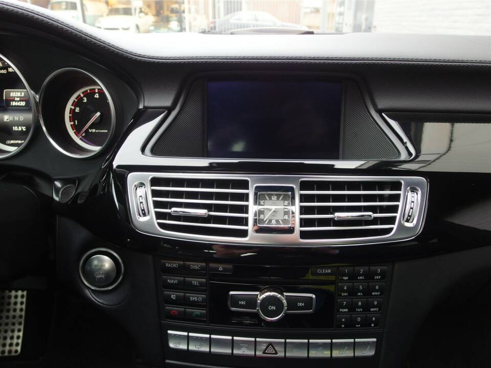 Image 44/97 of Mercedes-Benz CLS 63 AMG S 4MATIC (2013)